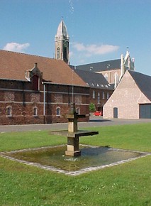 tong44.jpg (21494 bytes)