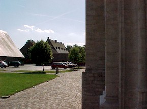 tong53.jpg (18281 bytes)